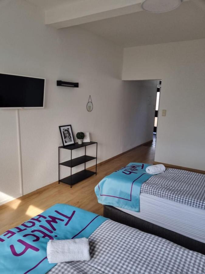 Twitch Apartments อาคิม ภายนอก รูปภาพ